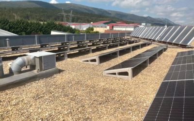 Instalación de placas solares en la Residencia Virgen del Carmen de Trespaderne